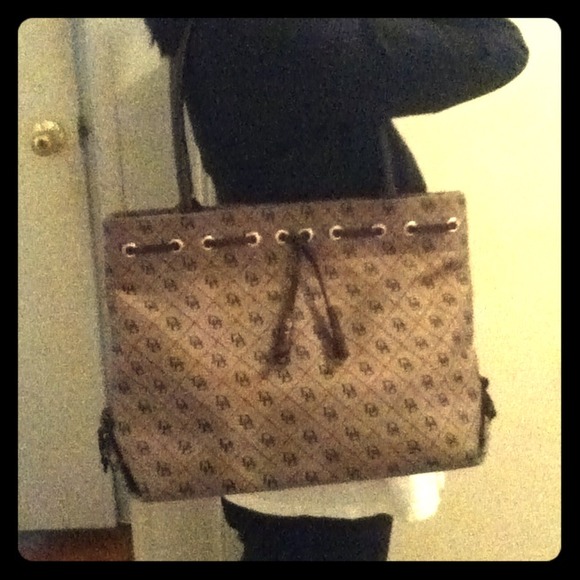 ✨RESERVED✨Authentic Dooney & Bourke bag