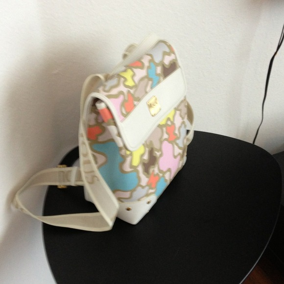 Tous backpack! - Picture 2 of 4