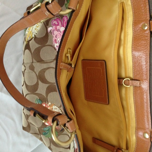 Coach beautiful handbag! - Picture 4 of 4