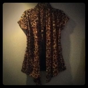 *Reserved for @laurine*Leopard print shirt