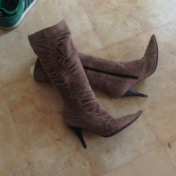 ⬇⬇⬇Dusky pink suede boots