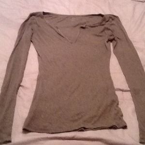 ✨SOLD IN BUNDLE✨🎀Brown GAP shirt. Long sleeve🎀