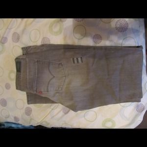 Levi's Denim - Levi's mid rise skinny jeans size 4 Levi's Denim - Levi's mid rise skinny jeans size 4