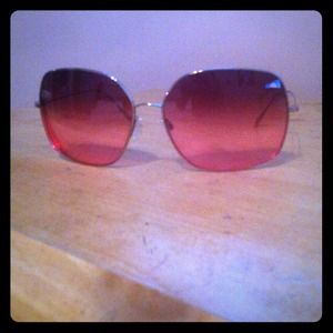 Oliver people's "Nona"