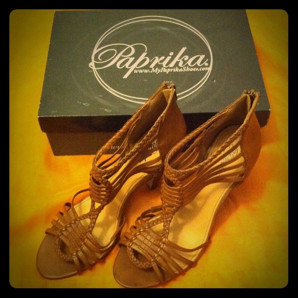 💢Sold💢New Paprika Heel