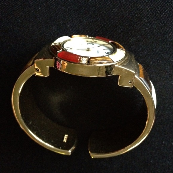 watch - Picture 2 of 4