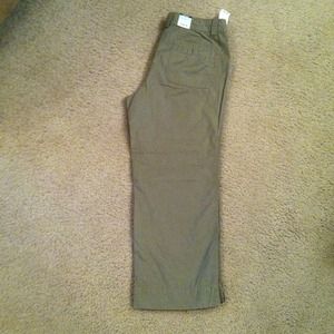 NWT Olive green Capri pants