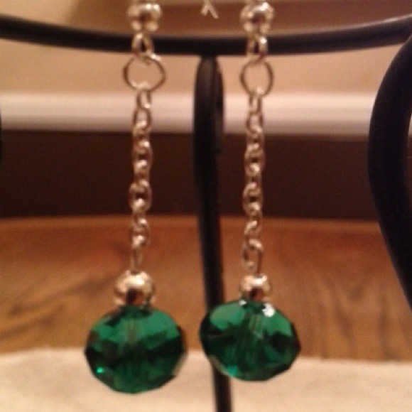 Deep Green Dangle Earrings - Picture 2 of 2