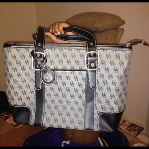 ⛔SOLD⛔ Dooney & Bourke