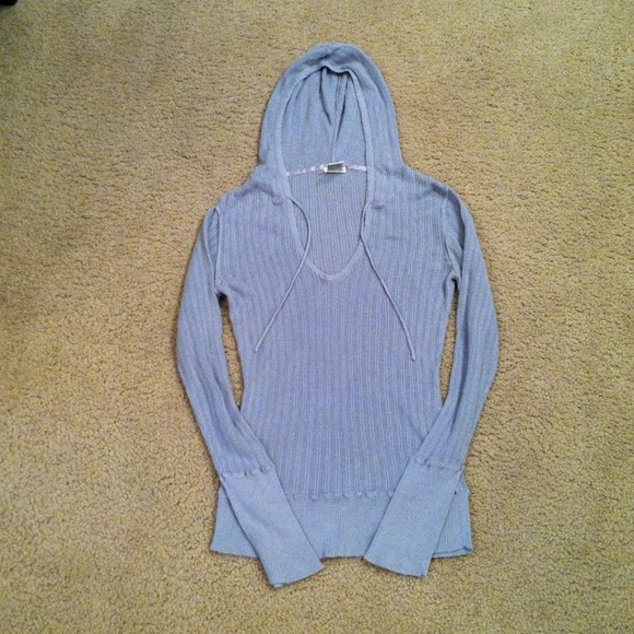 Light weight hooded sweater