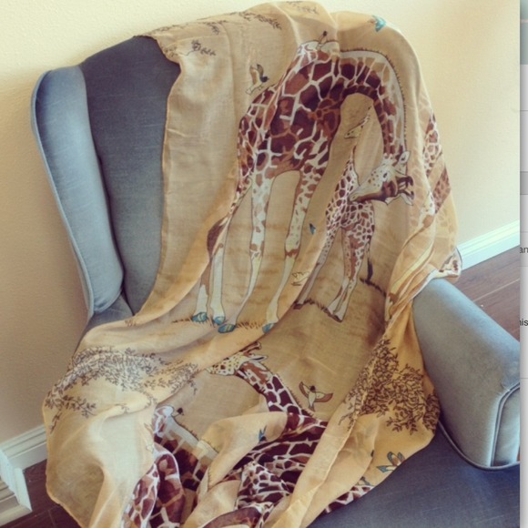 ❌❌SOLDDD Giraffe Scarf😍💗😱😱