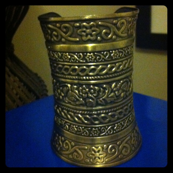 Arm cuff bracelet, brand new!!