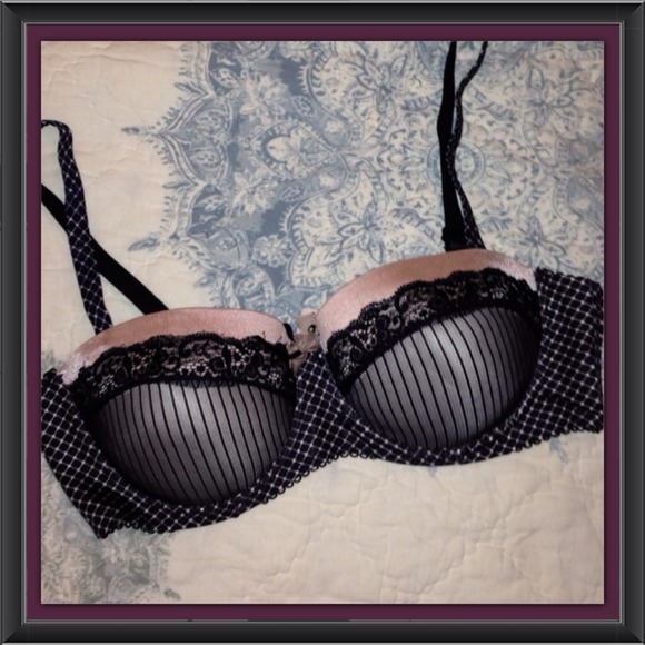 ❌SOLD❌40D Black/ Pink Bra