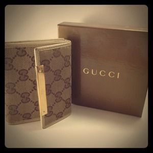 *SOLD* AUTHENTIC Gucci Wallet