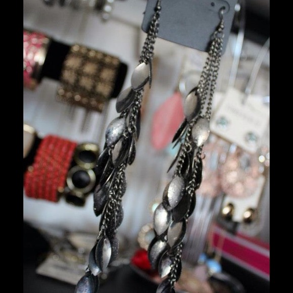 Metallic long earrings
