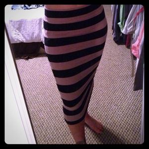 BUNDLE Sexy bodycon skirt and scarf!