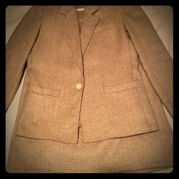 CLEARANCE! Perfect tweed professional suit!