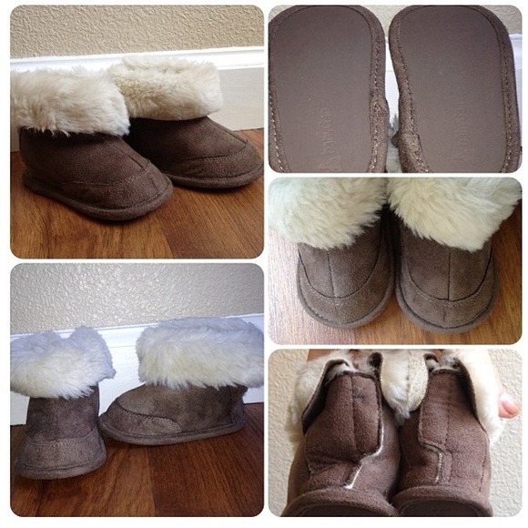❌ SOLD ON EBAY! ❌6-9m Unisex Booties