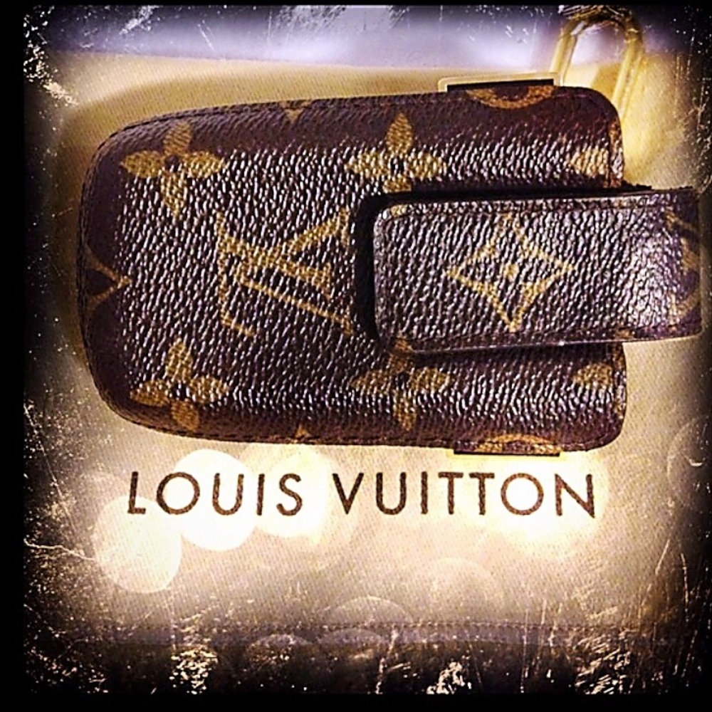👉🏻SOLD👈🏻 🎀AUTHENTIC LOUIS VUITTON CASE🎀