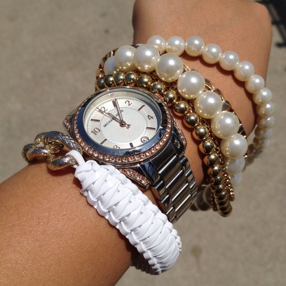 Pearl bracelet for sale!