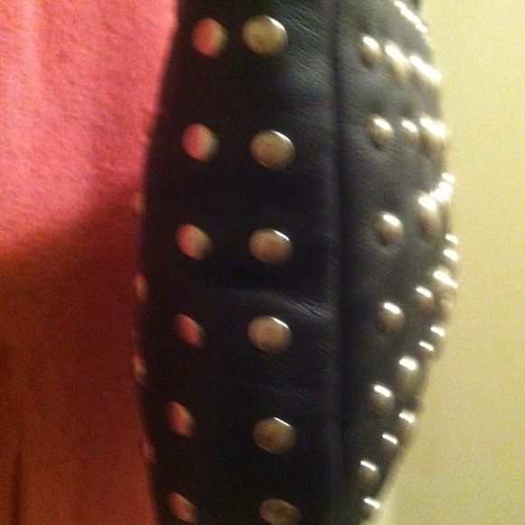 Genuine leather blk / slvr studs - Picture 2 of 4