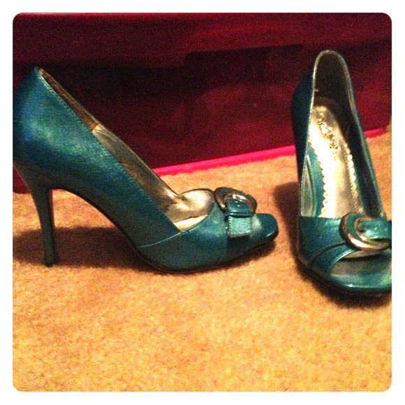 Turquoise Open Toe Heels!!!!