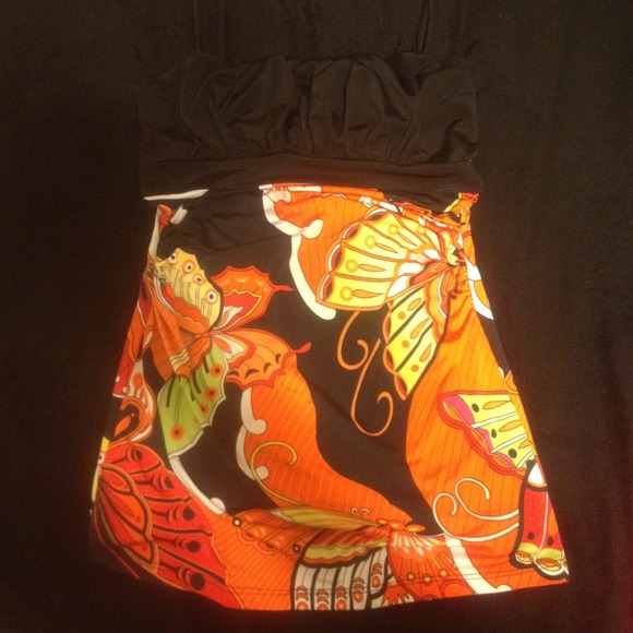 Form fitting bright tank top✨