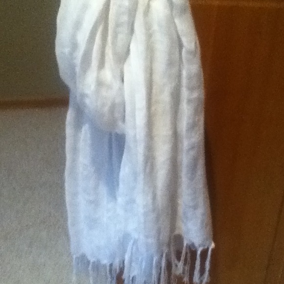 White Tommy Bahama scarf
