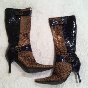 Couture Donald J Pliner "Vice"Boot-size 7.5