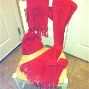 3-piece scarf, hat, and gloves set