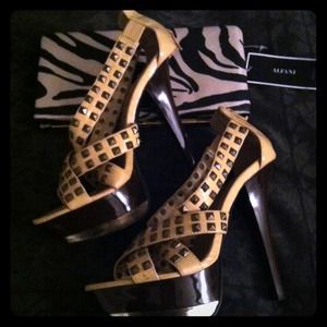 Reserved Cute studded Michael Antonio stiletto