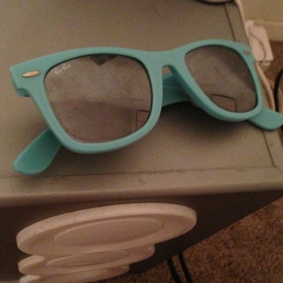 Rayban Wayfarer. 100% authentic, Turquoise color.