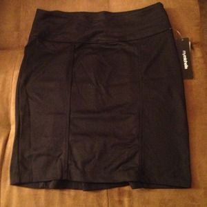 Cute Black Pencil skirt with back detail