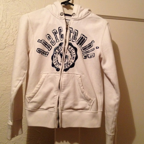 *RESERVED FOR BEAUTYBYFRAN*3 hoodies & mk set