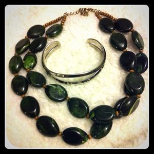 Necklace & bangle