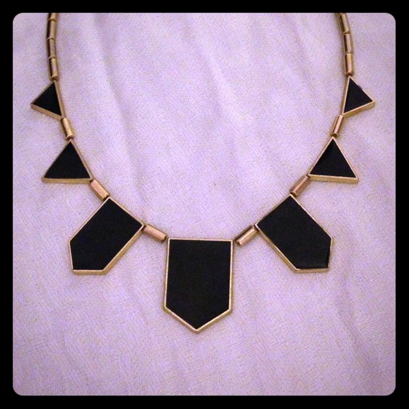 ✨SOLD✨Brand New House of Harlow inspired necklace.
