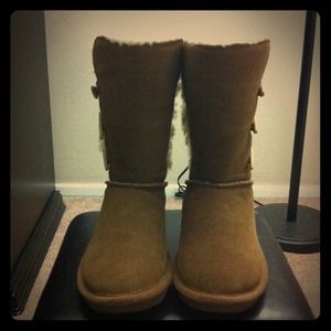 Bearpaw Sarah tall boot size 7