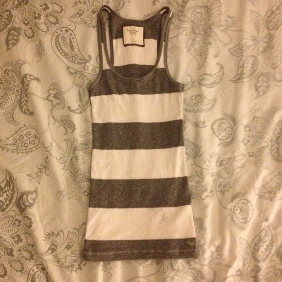 💢Sold💢Grey/white stripe Abercrombie tank top.