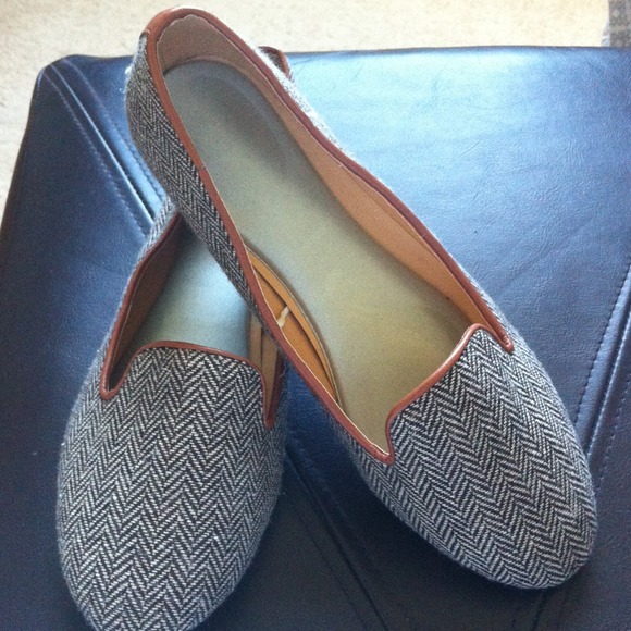 ❌SOLD ❌Cigarette loafers with zigzag detail