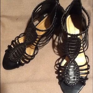 REDUCED! ATTENTION BLACK STRAPPY SANDALS