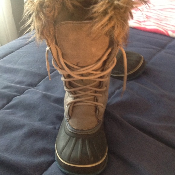 Old Navy Boots - Blue and grey old navy thinsulated boots