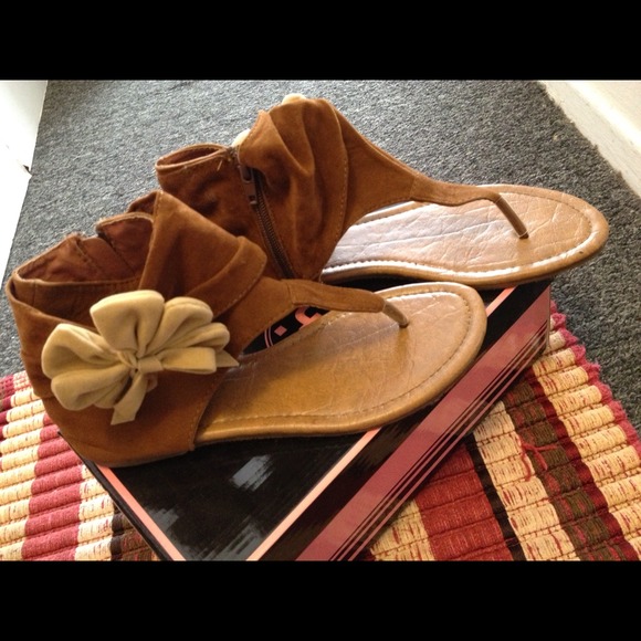Casual sandals