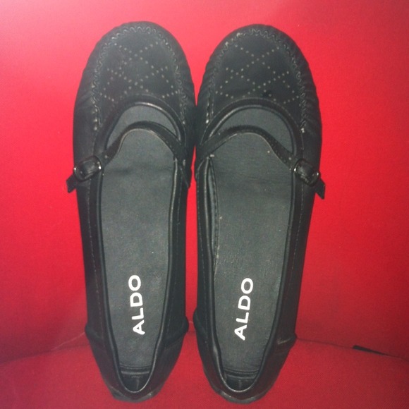 ALDO Shoes - Aldo black flats