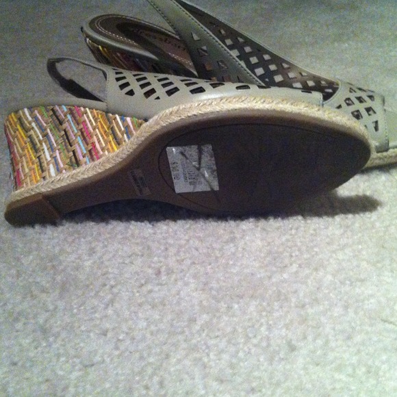 Shoes - Picture 3 of 3