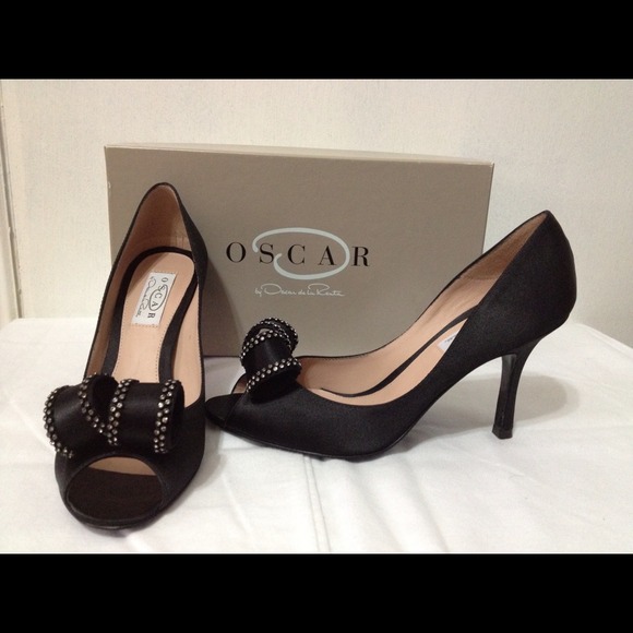 Black Oscar De La Renta Heels