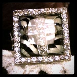 Square rhinestone stretch ring