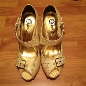 Bundle - 👠Cutsygirl Sexy heels & Plaid shoes