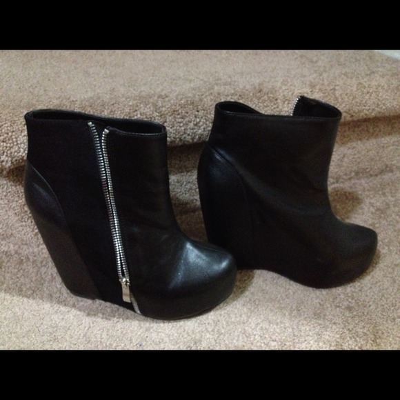 Black Glaze platforms