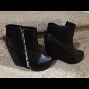 Black Glaze platforms