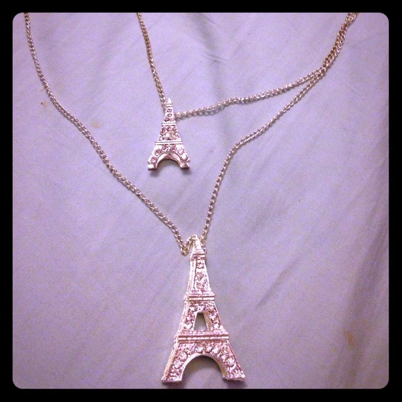 Silver accent Eifel tower necklace